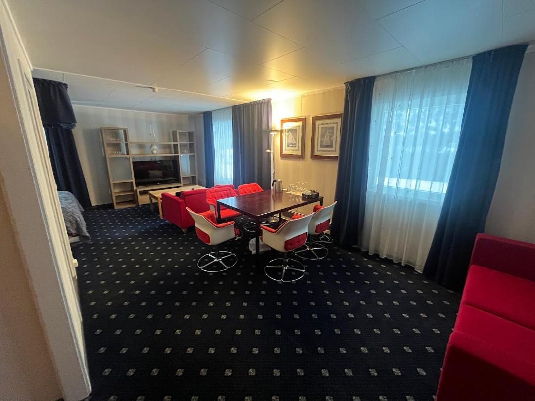 Welcome Inn Hotel Lyngskroa Oteren Exterior foto